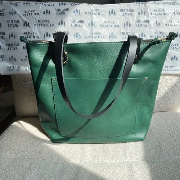 Portland Leather Medium Zipper Tote Bag OG ARUBA - Picture 4 of 13